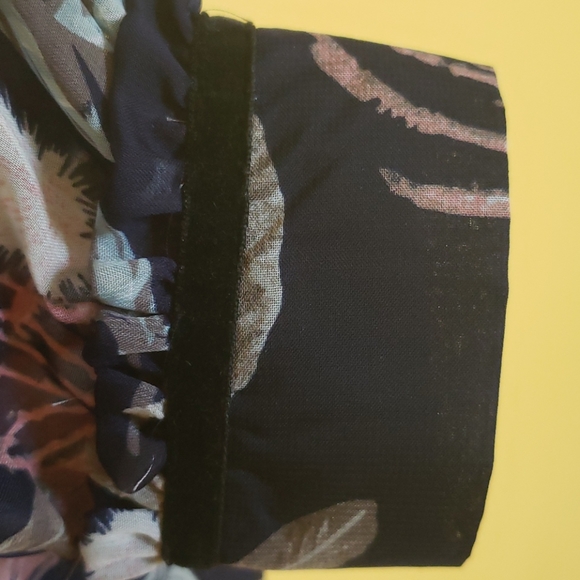 Beautiful Top - Picture 13 of 16